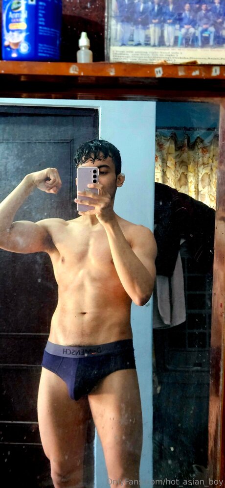 OnlyFans-model Hot Asian Boy