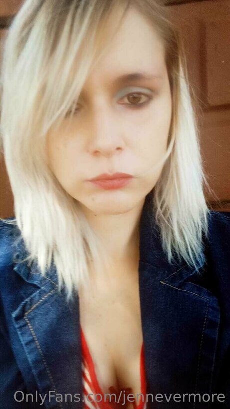 Naken lekkede OnlyFans-bilde av Jennevermore