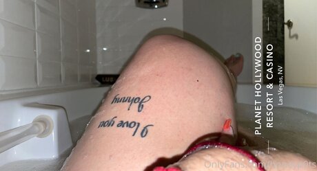 Honeyp0ts naked leaks OnlyFans pic