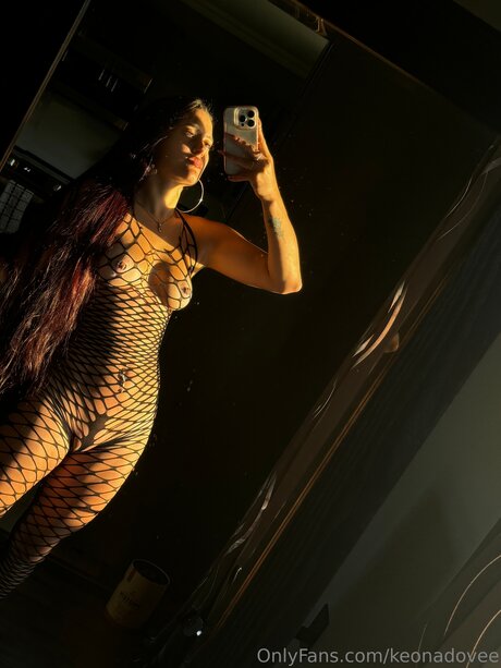 Naken lekkede OnlyFans-bilde av Keonadovee