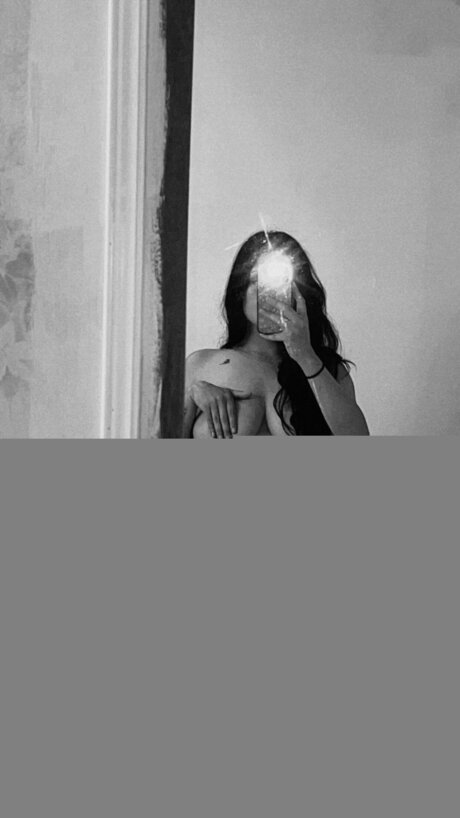 Nahá fotka uniklých OnlyFans od Julsafterdark