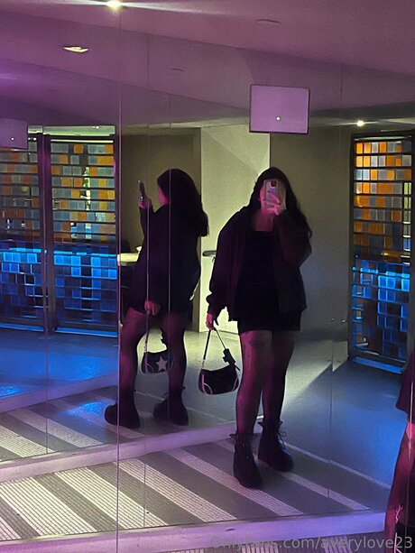 Averylove23 naked leaks OnlyFans pic