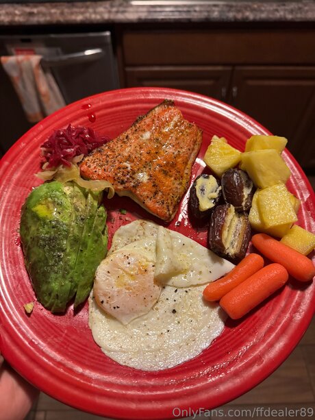 Naken läckt OnlyFans-bild av Ffdealer89