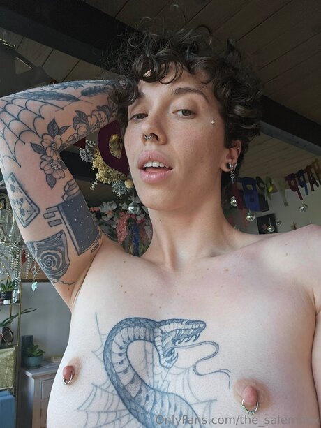 Naakte gelekte OnlyFans-foto van The Salemnox