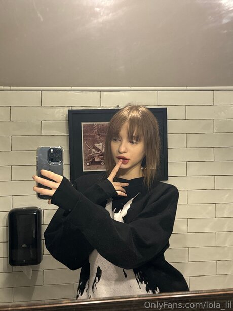 Alasti lekkinud OnlyFans-i pilt Lola Lil