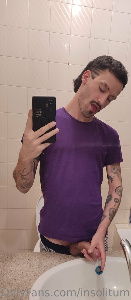 Naken läckt OnlyFans-bild av Insolitum