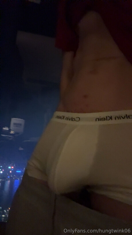Nahá fotka uniklých OnlyFans od Hungtwink06