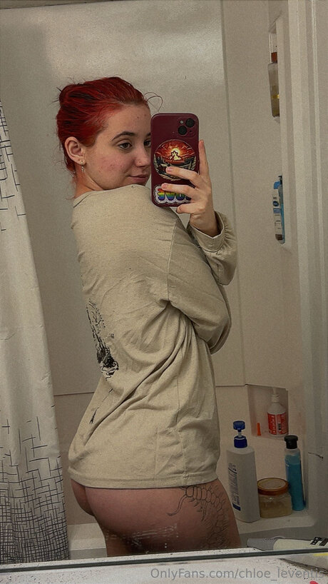 Red W naked leaks OnlyFans pic