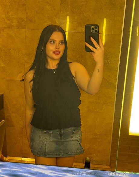 Nacktes geleaktes OnlyFans-Foto von Holly X Star