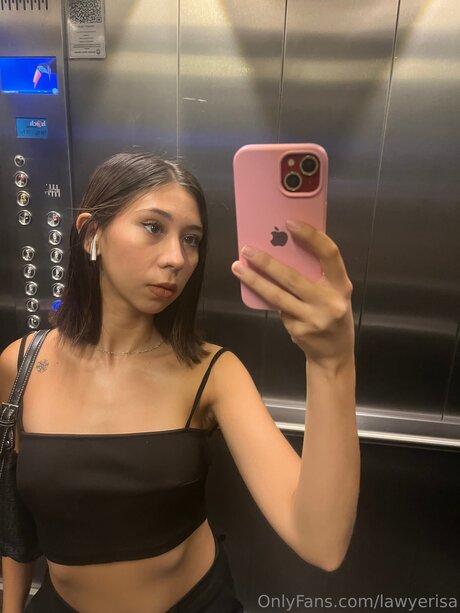 Nacktes geleaktes OnlyFans-Foto von Lawyerisa