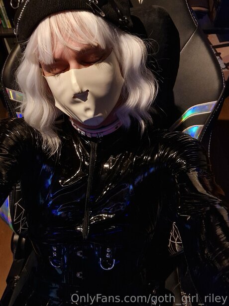 Nacktes geleaktes OnlyFans-Foto von Goth Girl Riley