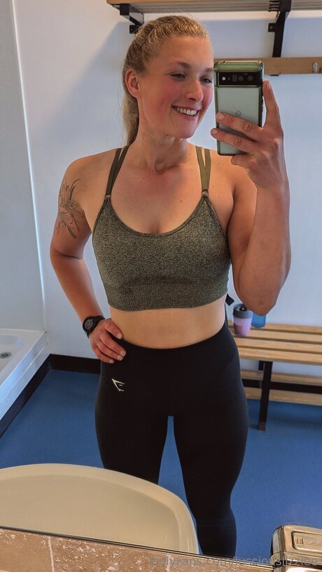 Lusciouslizziee OnlyFansリークヌード写真