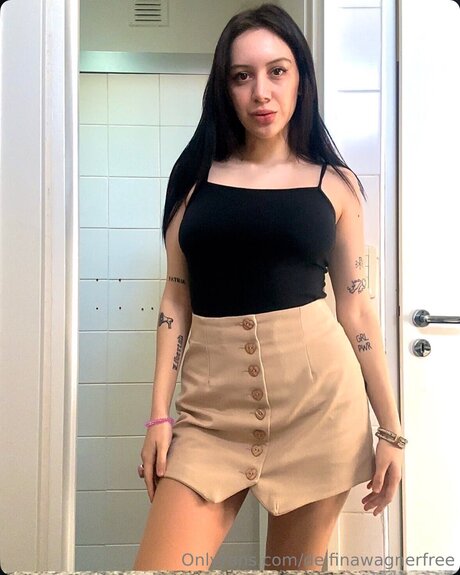 Naakte gelekte OnlyFans-foto van Delfinawagnerfree