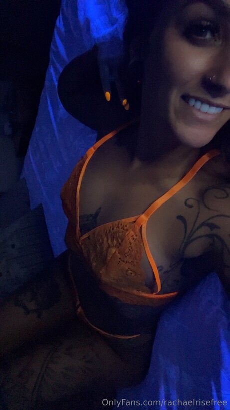 Alasti lekkinud OnlyFans-i pilt Rachaelrisefree