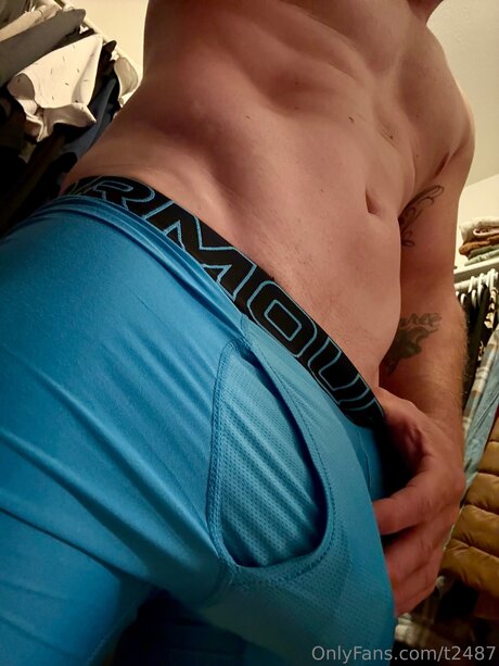 Naakte gelekte OnlyFans-foto van T2487