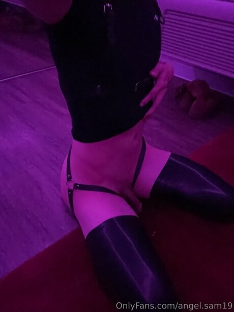 Naken lekkede OnlyFans-bilde av Angel Sam19