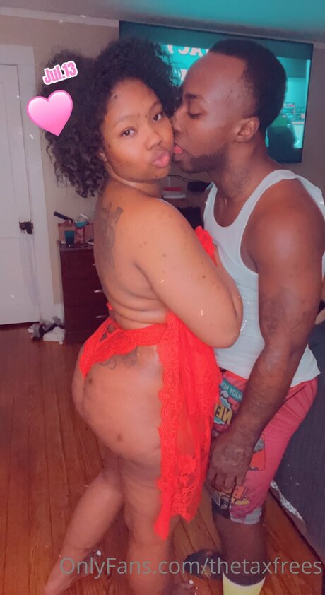 Nacktes geleaktes OnlyFans-Foto von Thetaxfrees