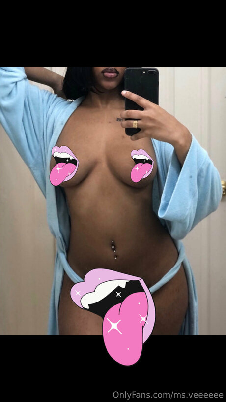 Naken lekkede OnlyFans-bilde av Ms Veeeeee