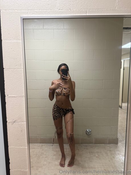 Alasti lekkinud OnlyFans-i pilt Hernamessarae