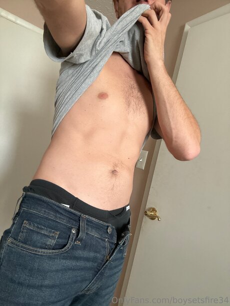 Alasti lekkinud OnlyFans-i pilt Boysetsfire34