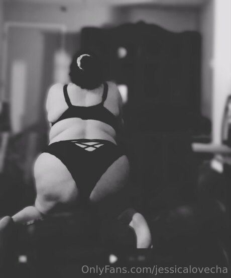 Naakte gelekte OnlyFans-foto van Jessicalovecha