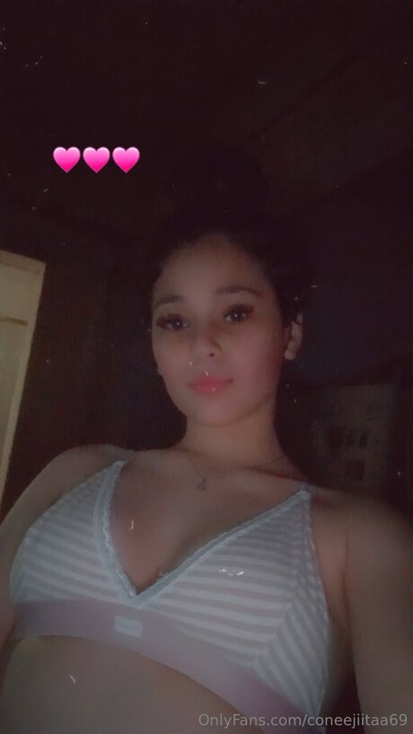 Nahá fotka uniklých OnlyFans od Coneejiitaa69