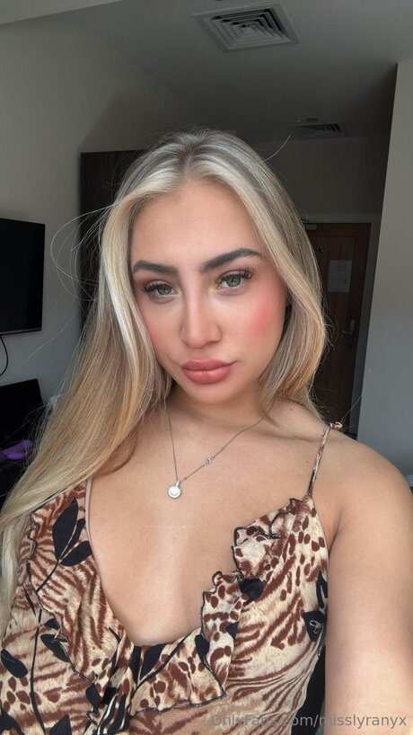 Alasti lekkinud OnlyFans-i pilt Misslyranyx