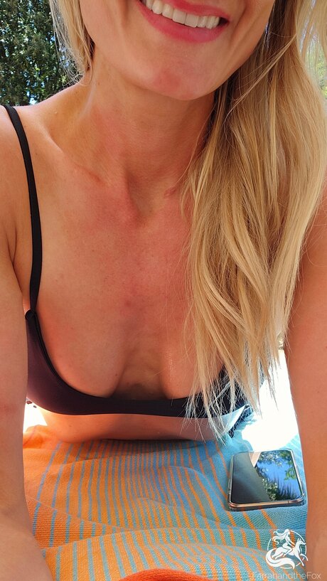 Photo nue de fuite OnlyFans de Farrahandthefoxfree