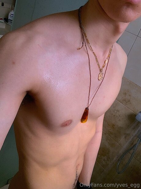 Обнаженная фотография утечки OnlyFans от Yves Egg