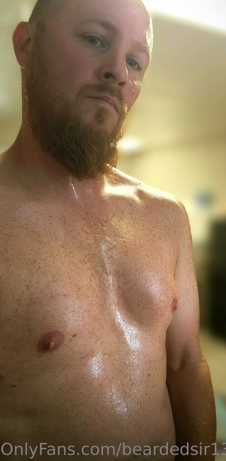 Naken lekkede OnlyFans-bilde av Beardedsir138