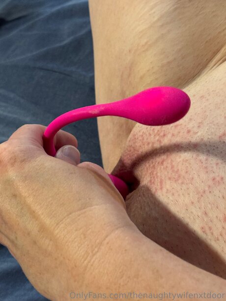 Alasti lekkinud OnlyFans-i pilt Thenaughtywifenxtdoor