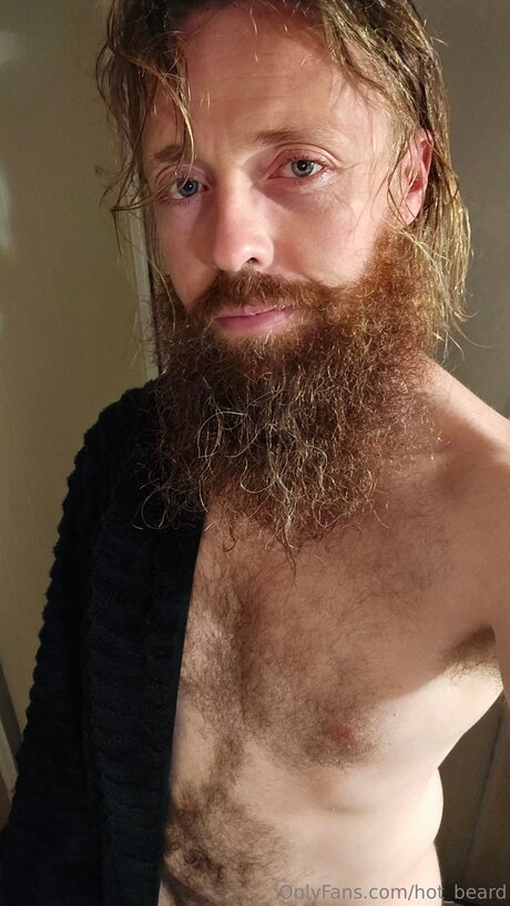 Foto di nudo di fuga di OnlyFans di Hot Beard
