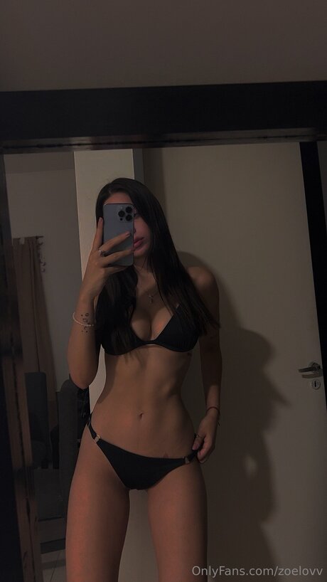 Alasti lekkinud OnlyFans-i pilt Zoelovv