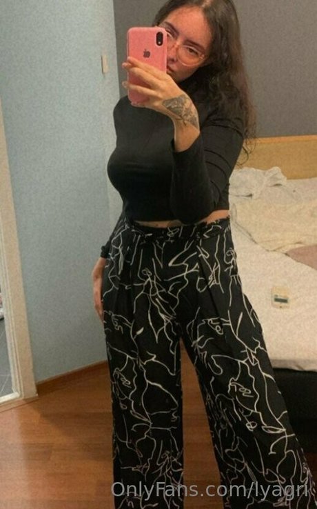 Nahá fotka uniklých OnlyFans od Electrahearth