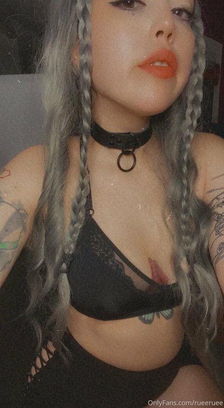 Naken lekkede OnlyFans-bilde av Rueeruee