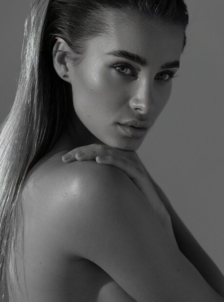 Nahá fotka uniklých OnlyFans od Aleksandra Skubis