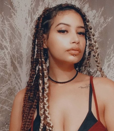 Naakte gelekte OnlyFans-foto van Yayacharms