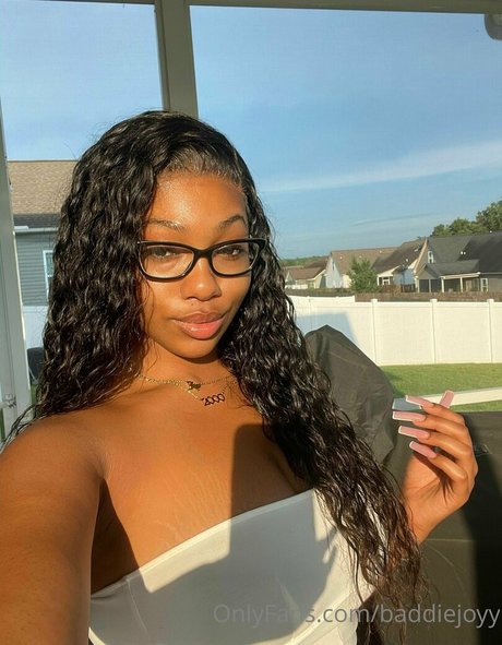 Nacktes geleaktes OnlyFans-Foto von Baddiejoyy