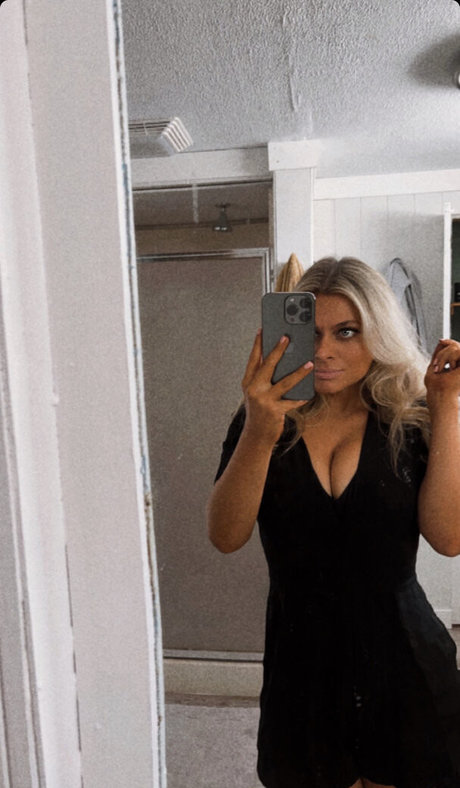 Nacktes geleaktes OnlyFans-Foto von Sara Civian