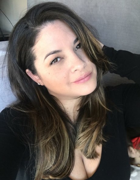 Alasti lekkinud OnlyFans-i pilt Bella Paz