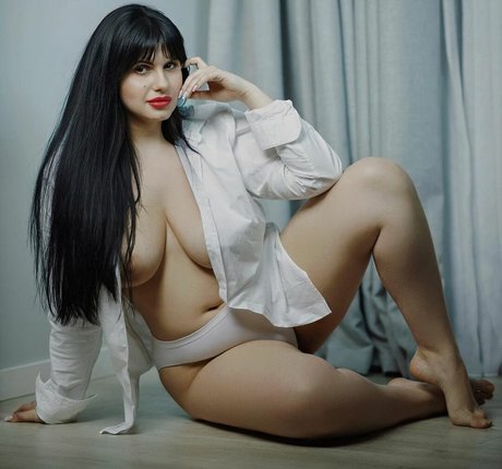 Foto desnuda filtrada de OnlyFans de Dasha Dashany