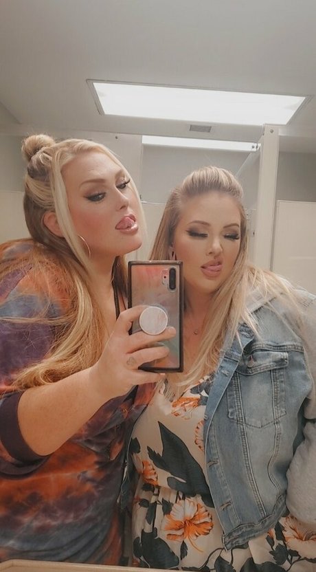 Naken läckt OnlyFans-bild av Lindseefoxxx