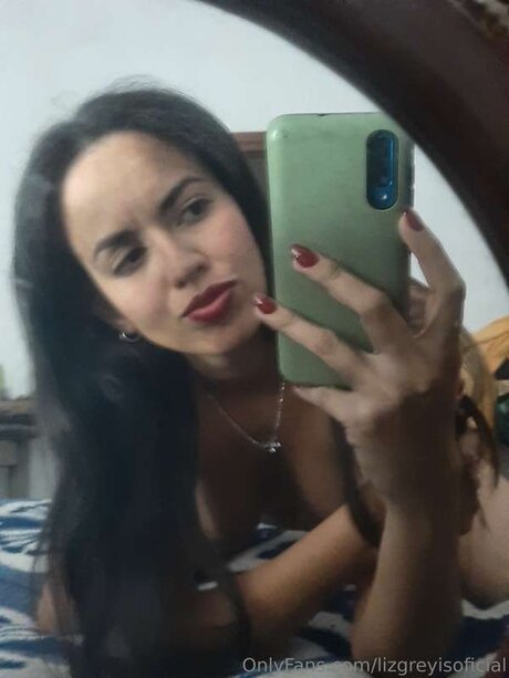Обнаженная фотография утечки OnlyFans от Lizgreyisoficial