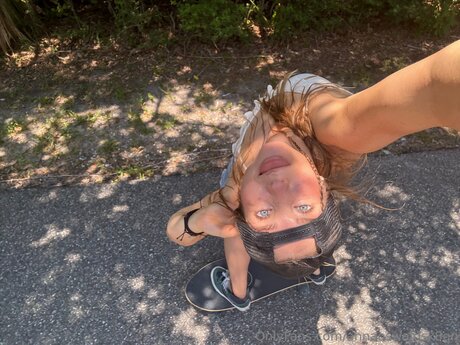 Foto di nudo di fuga di OnlyFans di Annaoswaldsk8qn