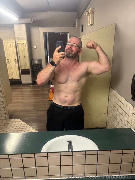 Naken läckt OnlyFans-bild av Bforbarbarian