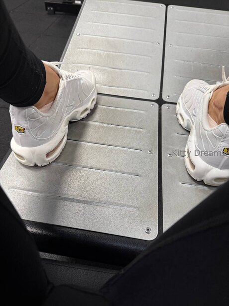 Alasti lekkinud OnlyFans-i pilt Kitty Dreams Vip