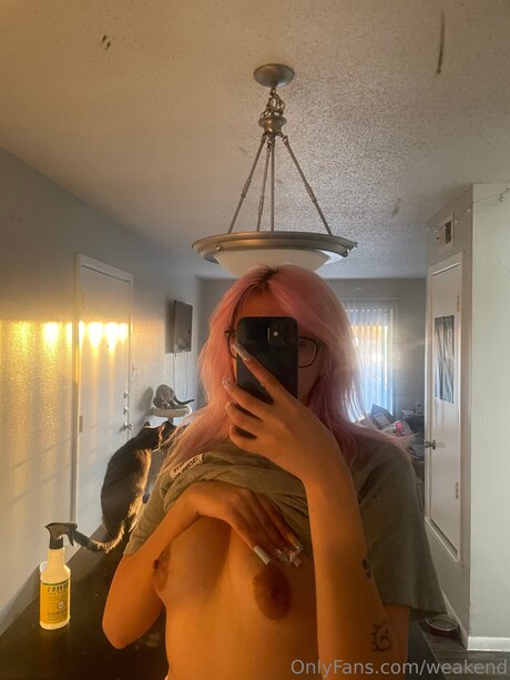 Weakend OnlyFansリークヌード写真