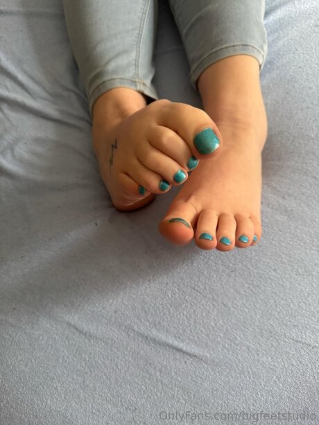 Nacktes geleaktes OnlyFans-Foto von Bigfeetstudio