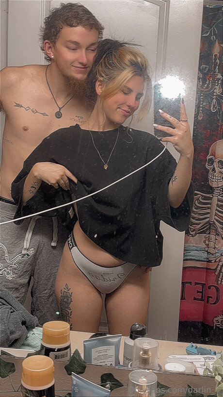 Alasti lekkinud OnlyFans-i pilt Darlin 7