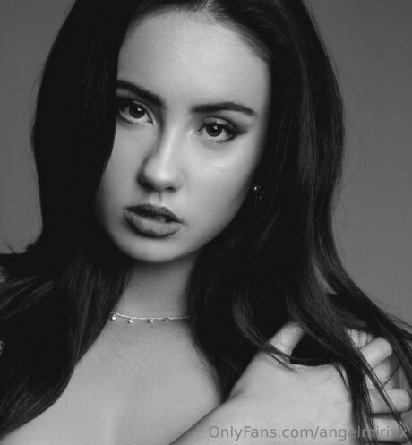 Обнаженная фотография утечки OnlyFans от Angelmirixx